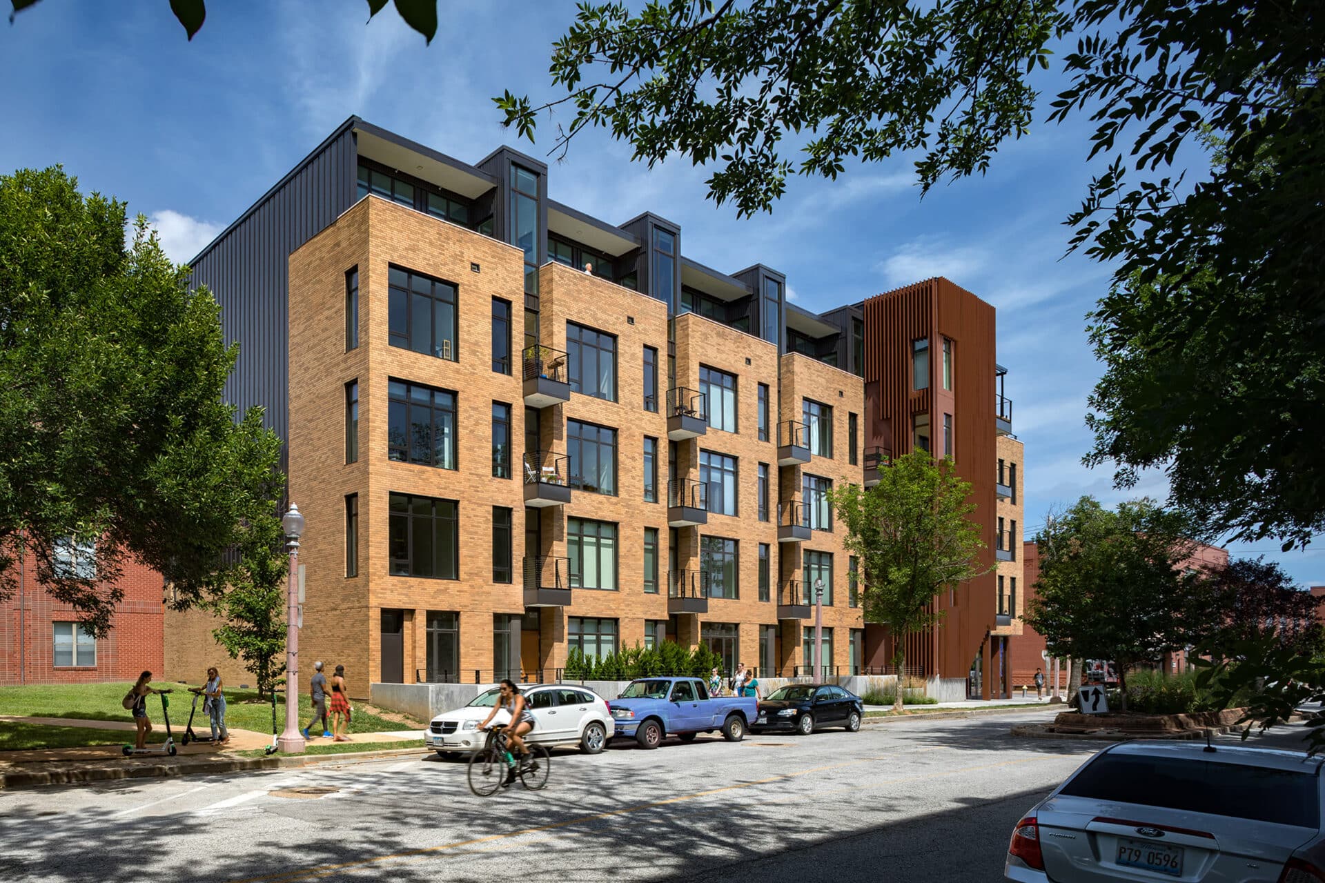 exterior of laclede apartment buildings designed by trivers architectural firm in st. louis