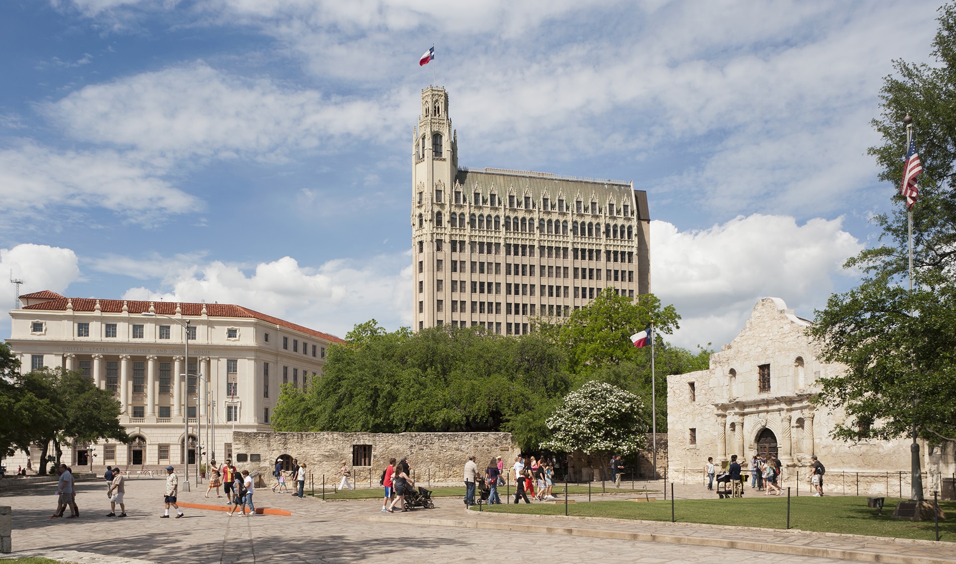 exterior of hipolito federal building and us courthouse designed by triver architectural firm