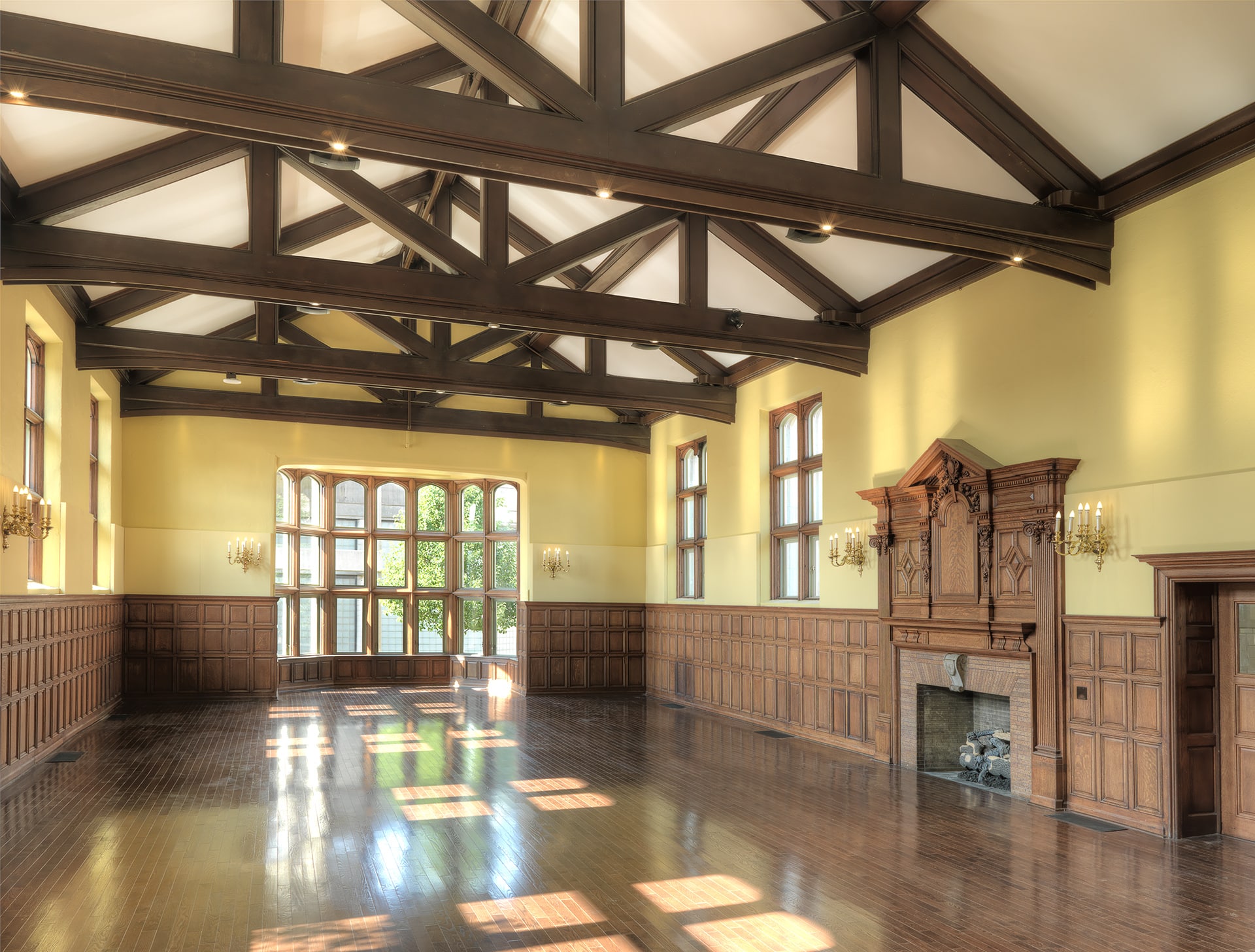 interior of washington university umrath hall lounge designed by trivers architectural firm in st. louis